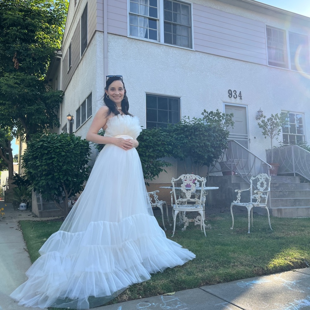 1950’s inspired strapless Aline Wedding dress - Picture 3 of 8